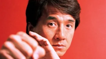 جاكي شان يستمر في التألق بدور البطولة بأحدث أعماله الفنية رغم تقدم العمر